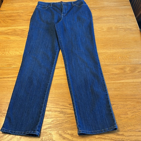 Women’s Gloria Vanderbilt Classic Jeans - Picture 4 of 5
